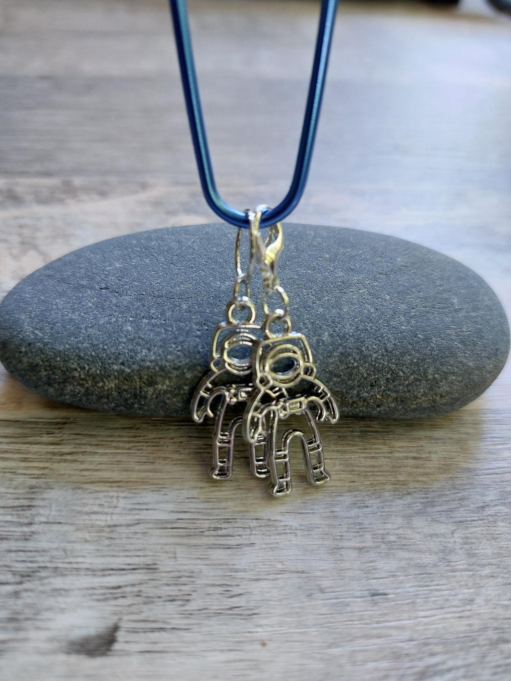 Silver Astronaut Metal Stitch Marker for Knitting & Crochet | Keeper Set |