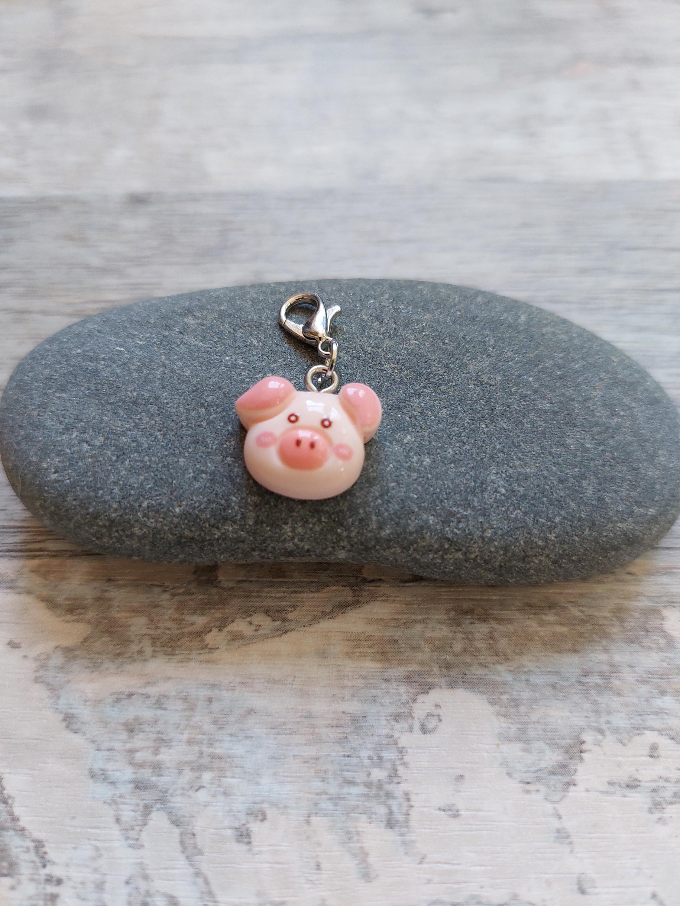 Piggy Pig Stitch Marker | Fun Animal Knitting & Crochet Accessory | Unique Yarn Project Keeper