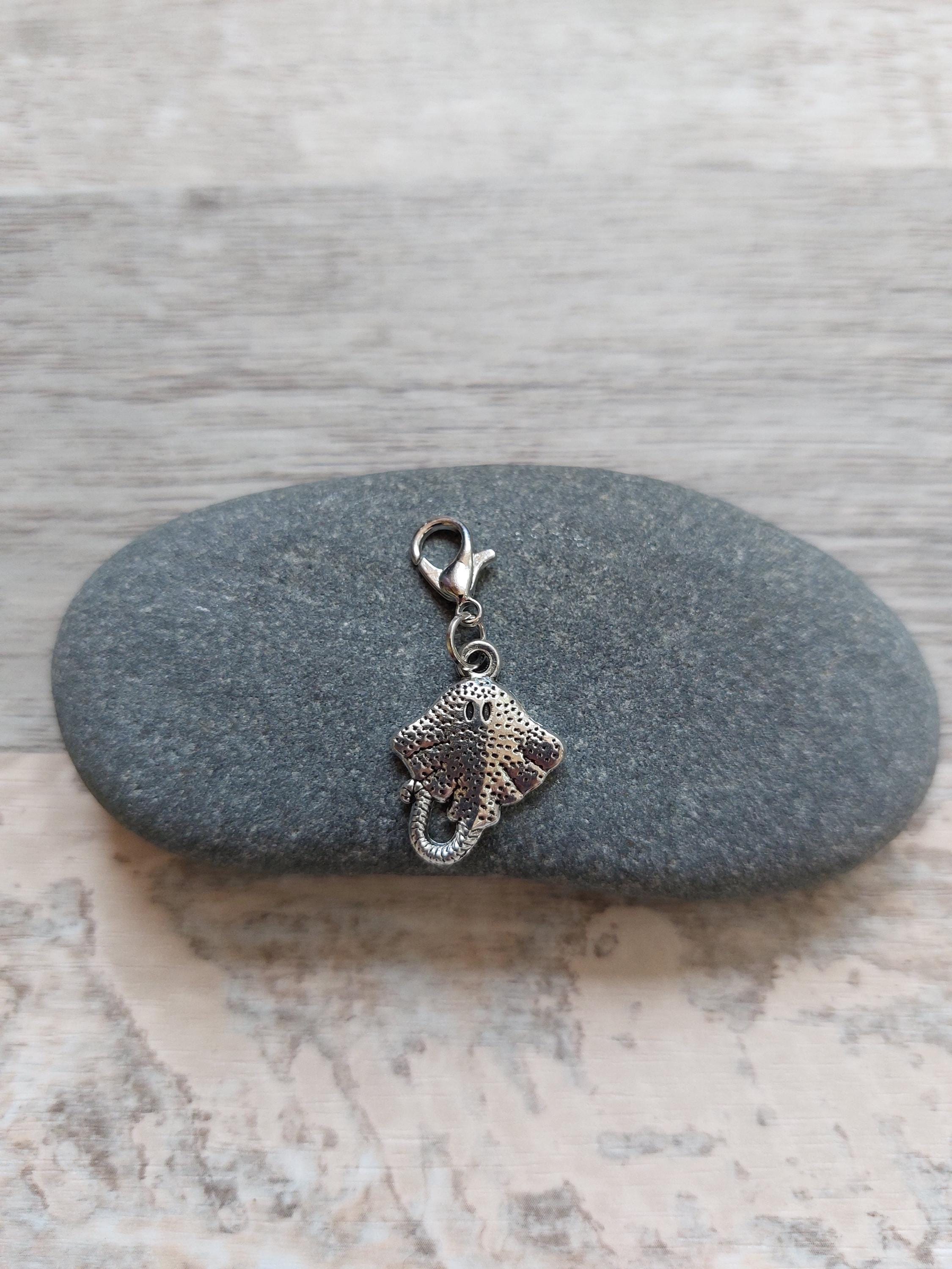 Playful Manta Ray Stitch Marker