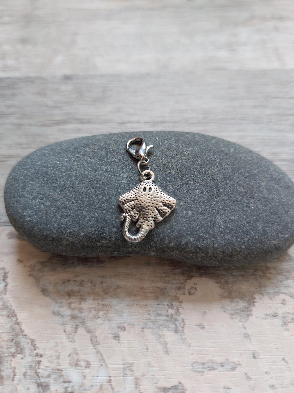 Playful Manta Ray Stitch Marker