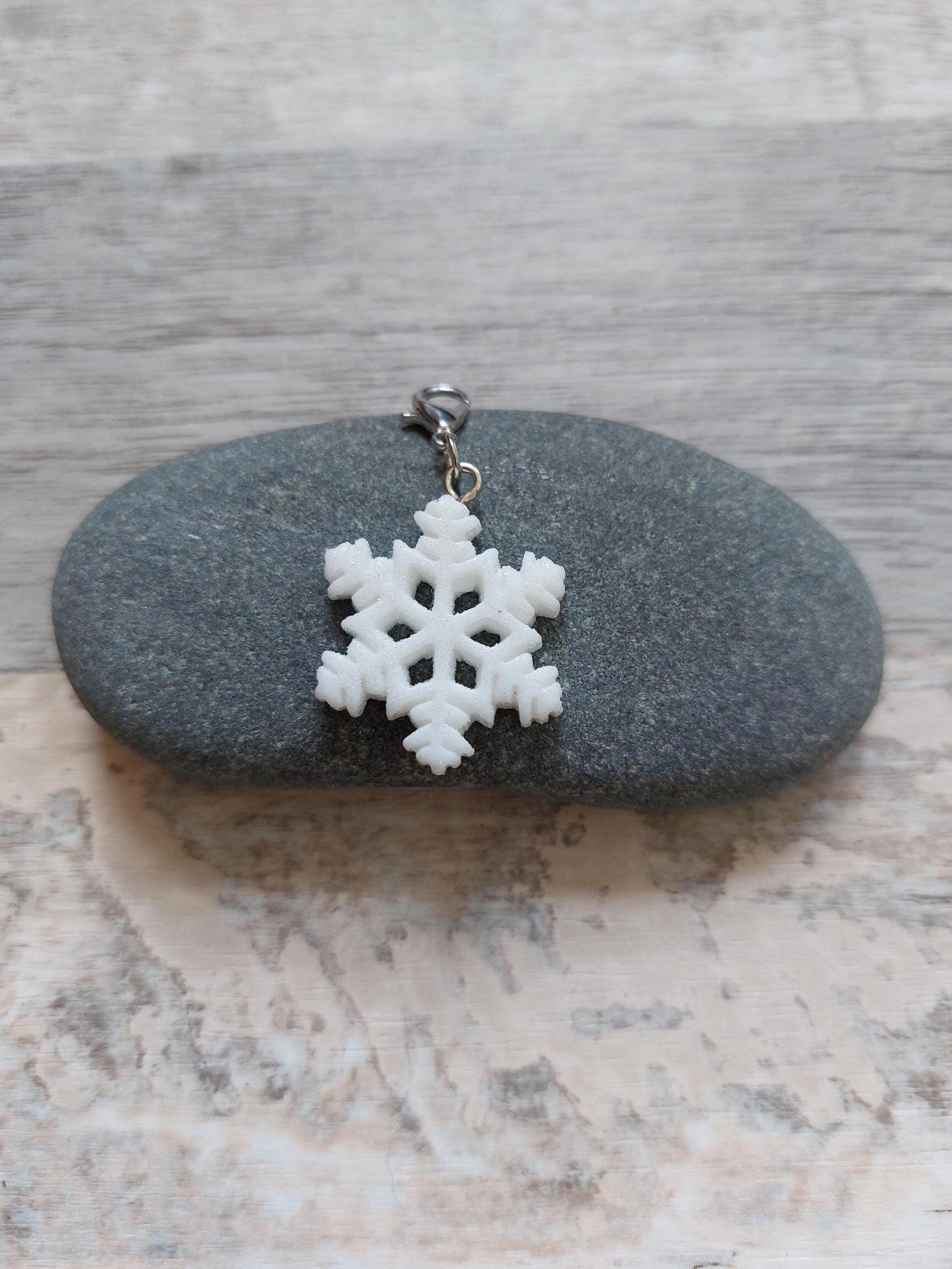 Christmas Sparkly Snowflake Stitch Marker for Knitting & Crochet | Cute Winter Project Keeper | Yarn Accessories