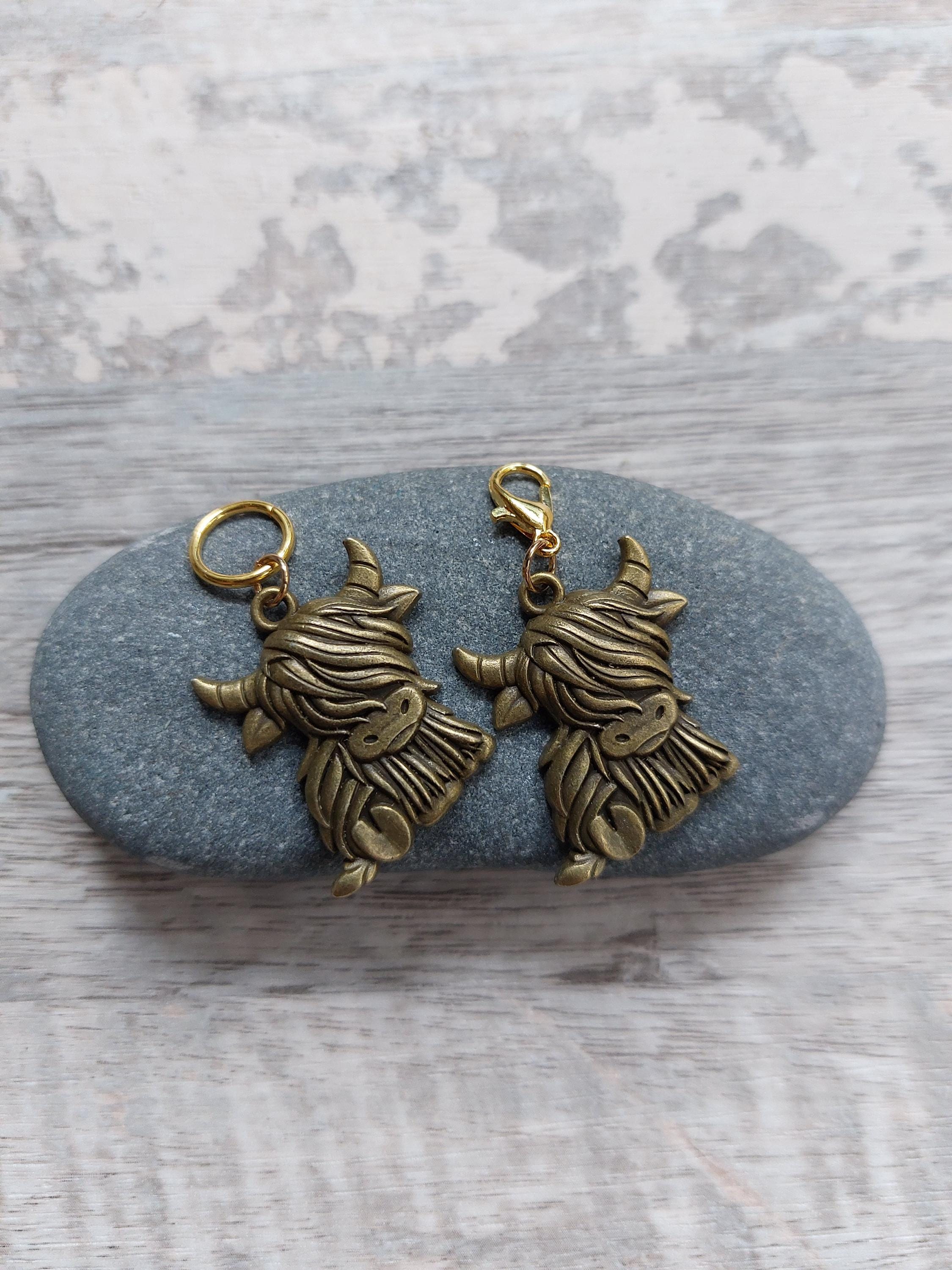 Large Bronze Highland Cow Stitch Marker – Single Metal Charm – For Large Knitting & Crochet Projects - Progress Keeper