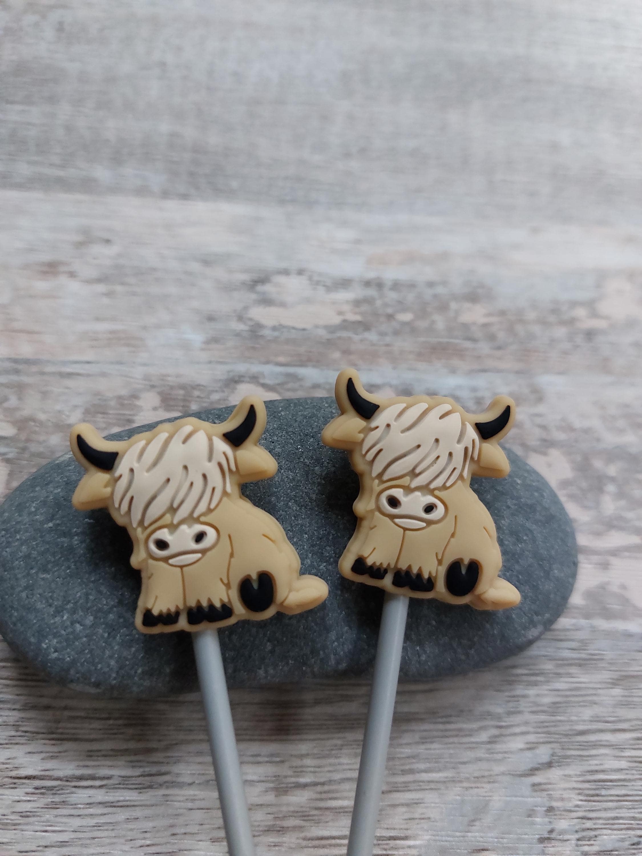 Pair of Highland Cow Stitch Stoppers