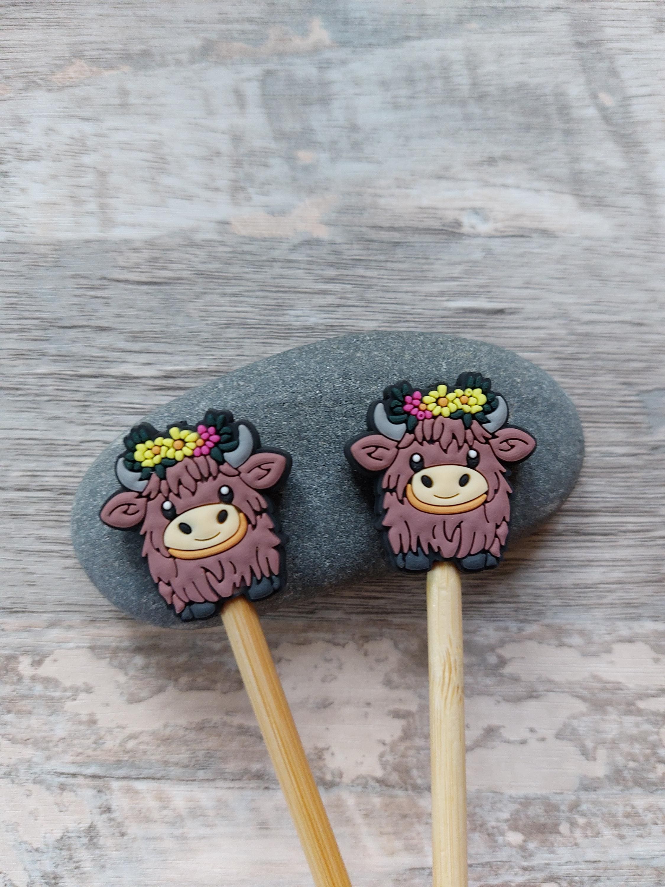 Pair of Spring Highland Cow Stitch Stoppers – Needle Stoppers – Silicone – Knitting Notions – Point Protectors – Pack of 2