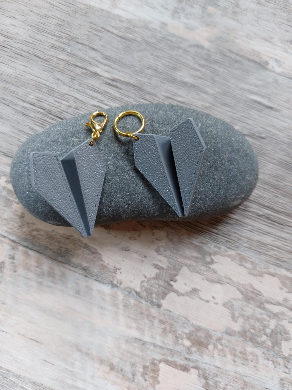 Paper Plane Stitch Marker for Knitting and Crochet | Cute Yarn Lover Gift | Travel Inspired Knitting Accessory I 3D Printed