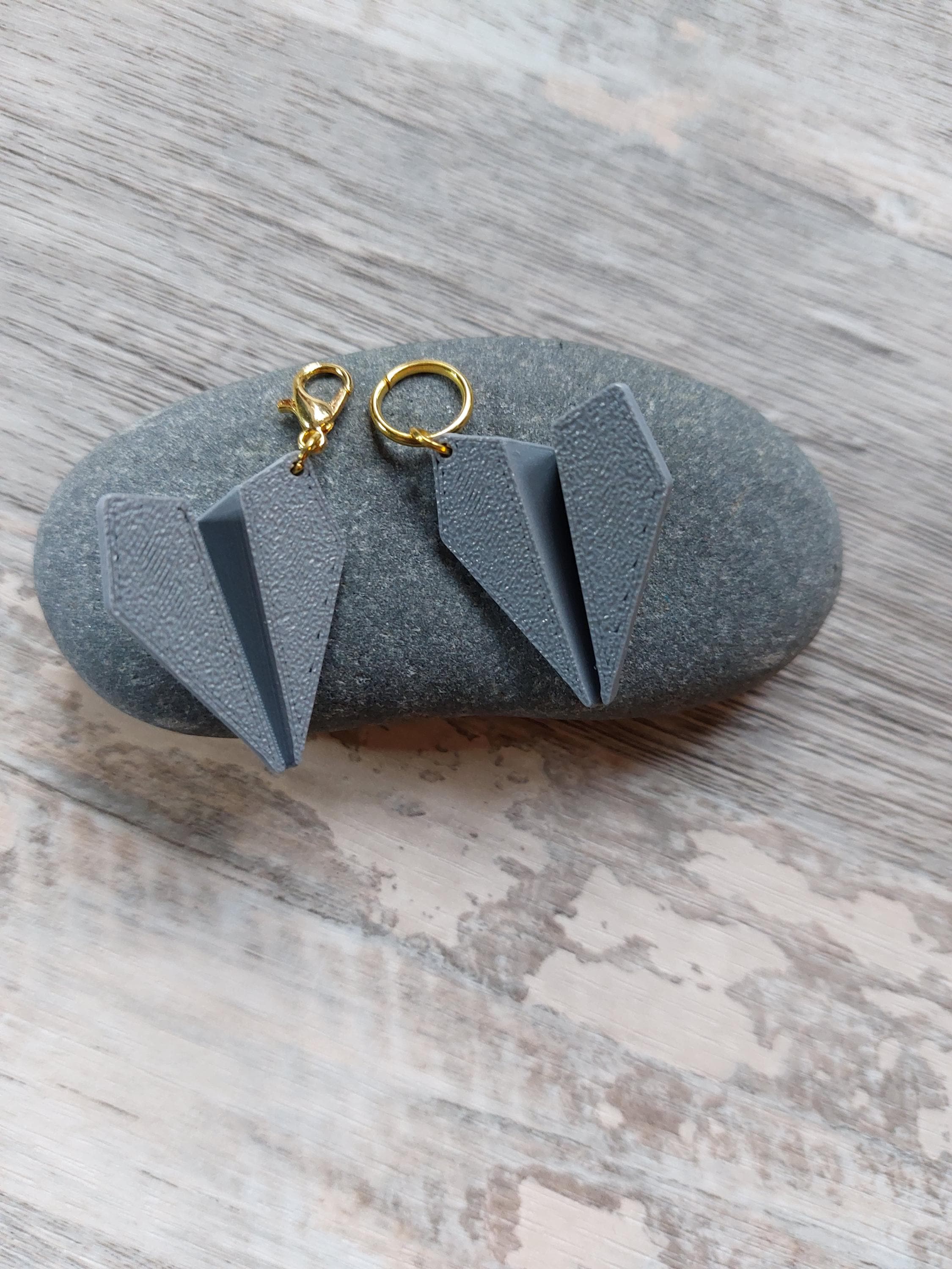 Paper Plane Stitch Marker for Knitting and Crochet | Cute Yarn Lover Gift | Travel Inspired Knitting Accessory I 3D Printed